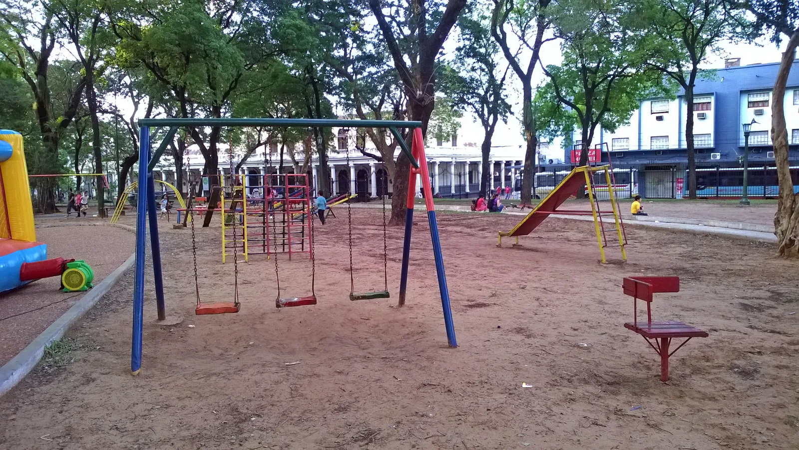 Met kinderen naar Paraguay: gezinsleven en onderwijs