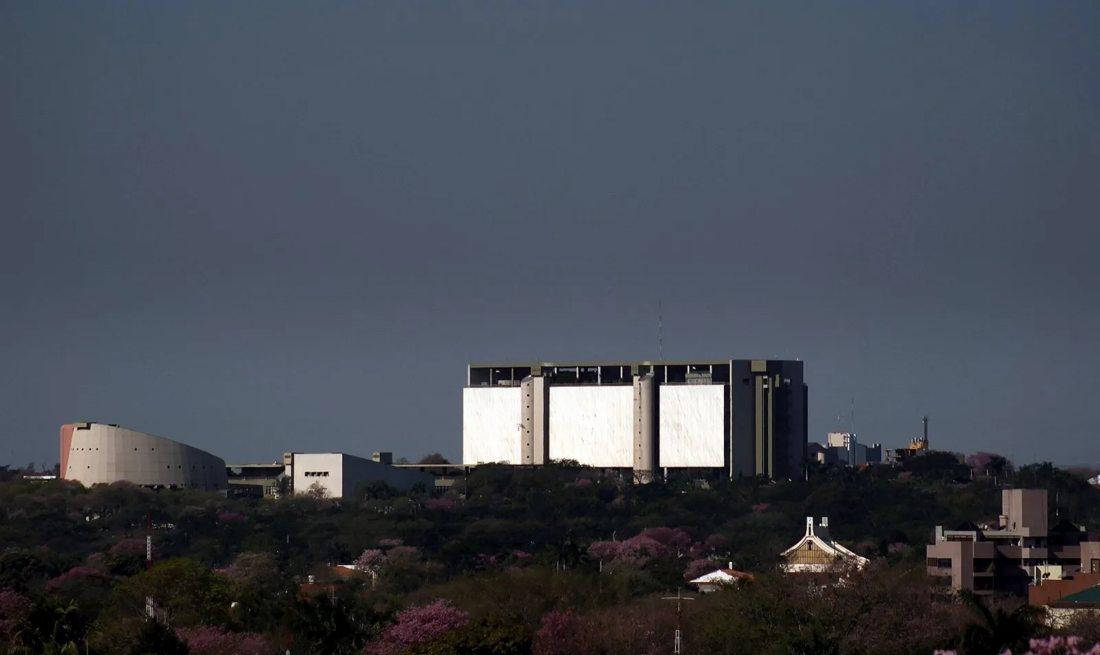 Het gebouw van de centrale bank BCP in Asunción, waarvan de effectentoezichthouder de instellingen voor financiële beleggingen binnen de Investor Pass erkent