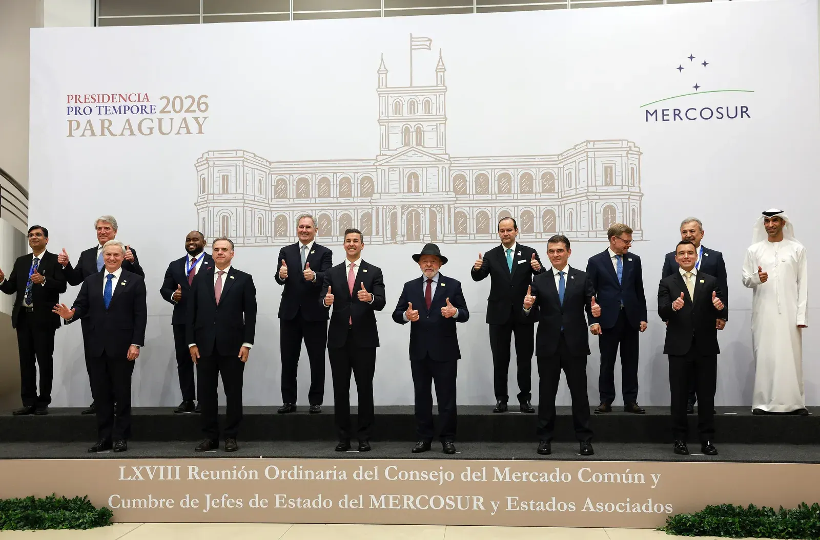 Officiële groepsfoto van de 68e Mercosur-top in Asunción op 30 juni 2026, onder Paraguayaans voorzitterschap