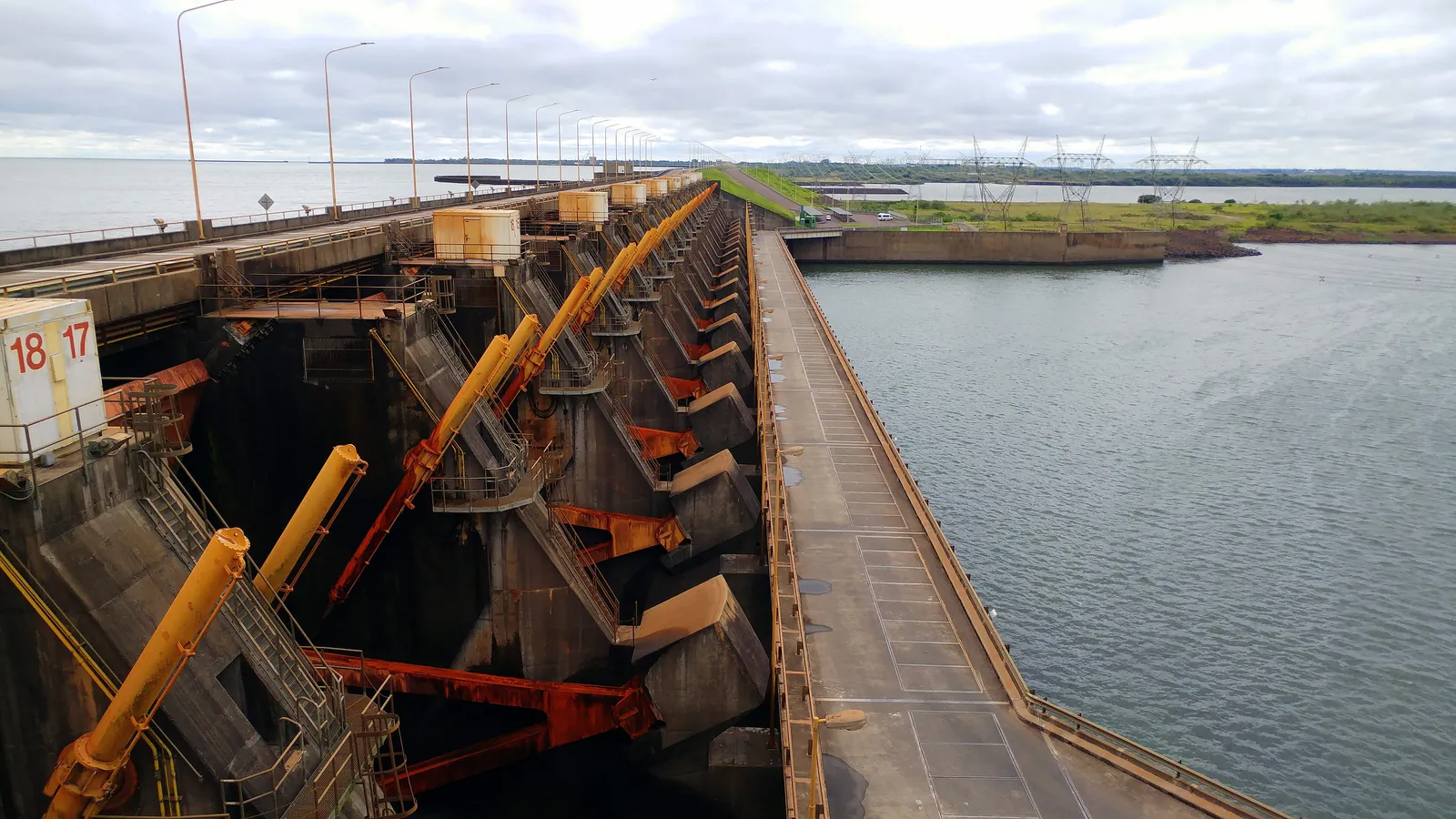 Paraguay breidt waterkracht uit: Aña Cuá bij Yacyretá op 76%